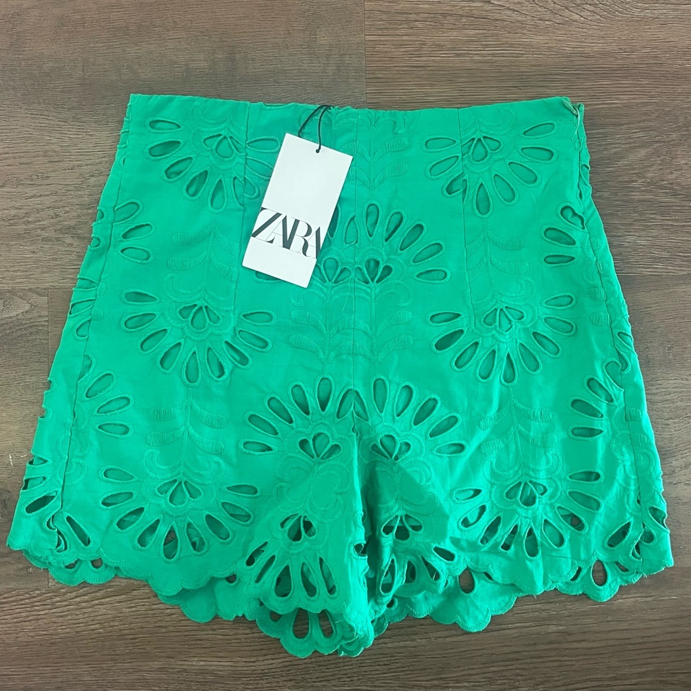Zara Embroidered Eyelet Shorts High Waisted Emerald Green Bloggers Fav Size XS - Picture 10 of 12